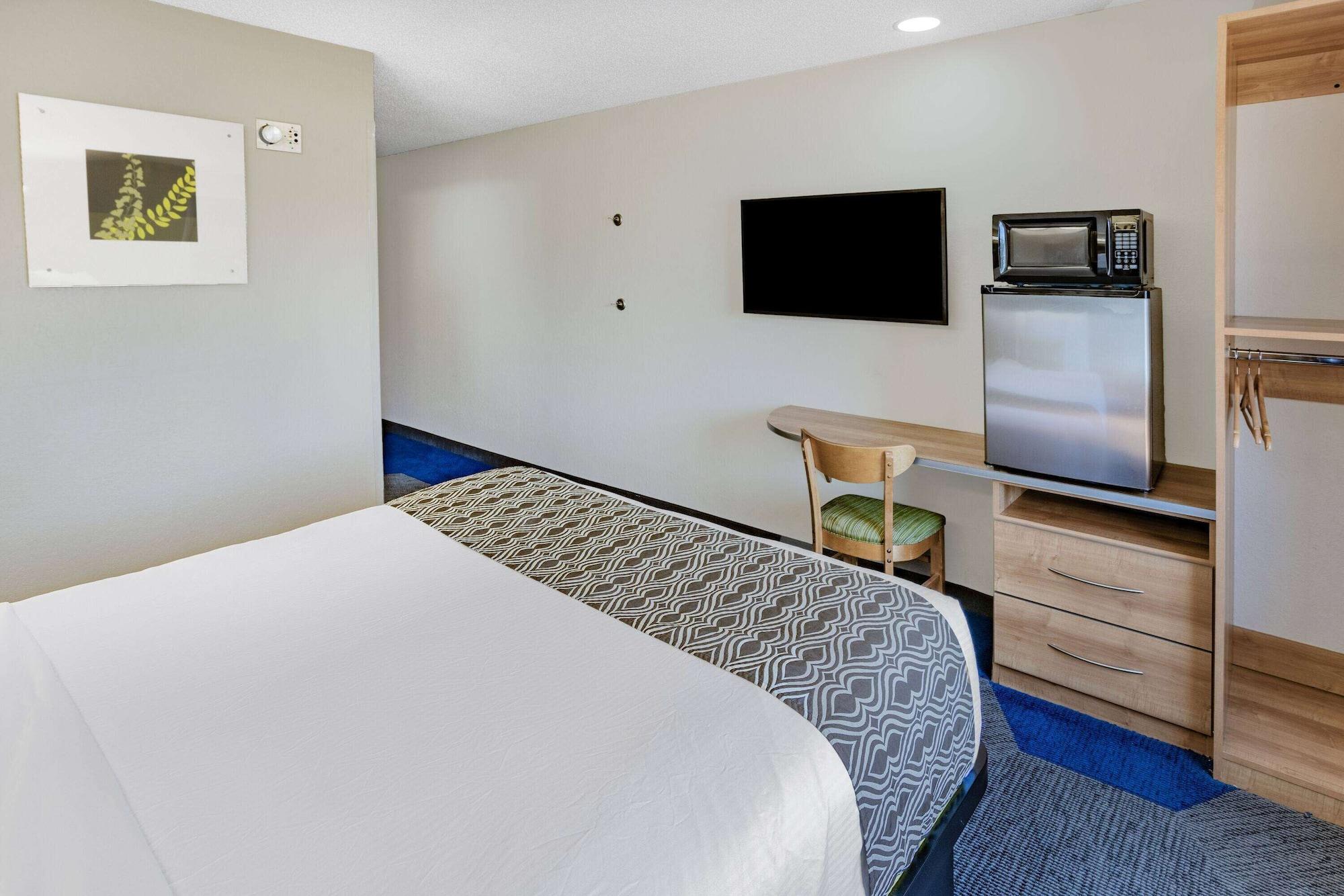 Microtel Inn & Suites By Wyndham Johnstown Exterior foto